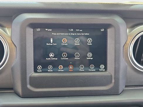 Used 2019 Jeep Wrangler Unlimited Sahara AWD/4WD image 23