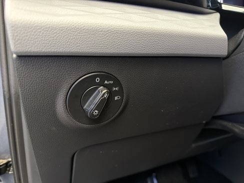 Used 2022 Volkswagen Taos S image 14