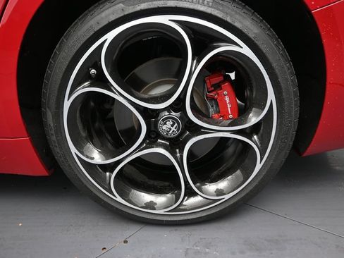Used 2025 Alfa Romeo Giulia w/ Veloce Package Rwd image 10