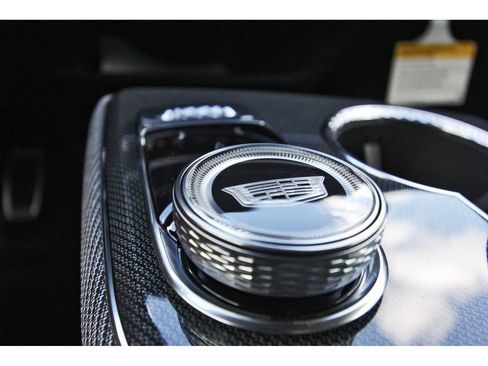 New 2026 Cadillac Optiq Luxury 1 image 19