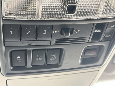 Used 2020 Toyota 4Runner SR5 image 41