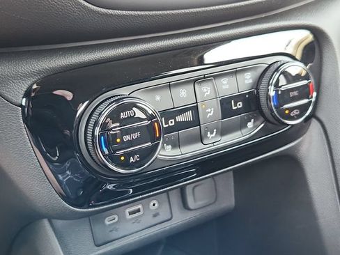 Used 2023 Buick Encore GX Select FWD image 28