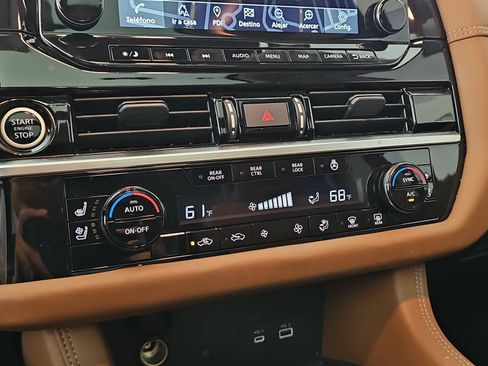 Used 2024 Nissan Pathfinder Platinum FWD image 23