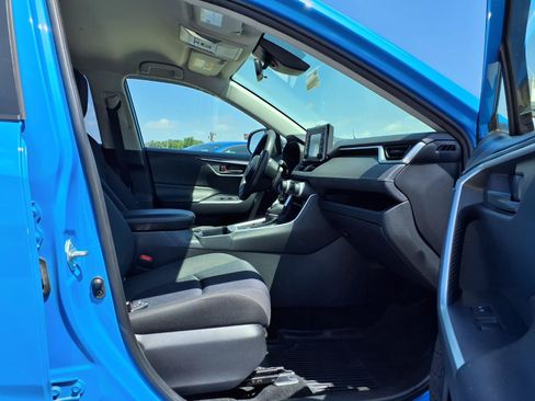 Used 2019 Toyota RAV4 LE AWD/4WD image 26