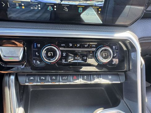 Used 2022 GMC Sierra 1500 Denali AWD/4WD image 41