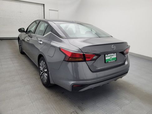 Used 2024 Nissan Altima 2.5 SV image 5