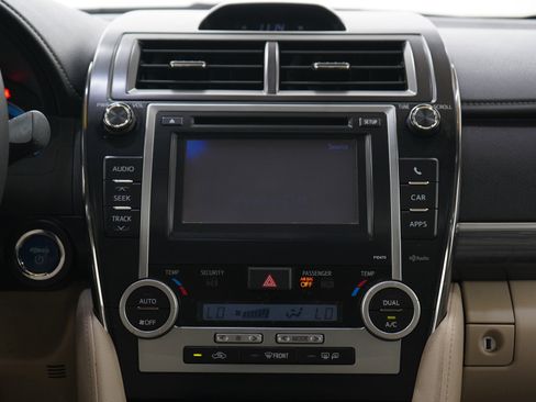 Used 2013 Toyota Camry XLE w/ Leather Pkg FWD image 15