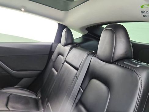 Used 2023 Tesla Model Y Performance image 29