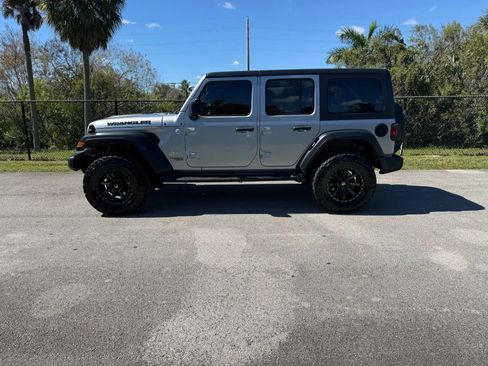 Used 2020 Jeep Wrangler Unlimited Sport S AWD/4WD image 3