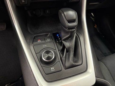 Used 2020 Toyota RAV4 LE w/ All Weather Liner Package AWD/4WD image 16