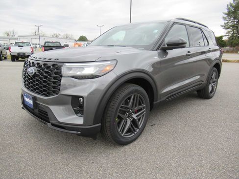 New 2026 Ford Explorer ST-Line w/ ST-Line Street Pack AWD/4WD image 1
