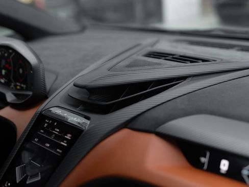 Used 2026 Lamborghini Revuelto AWD/4WD image 45