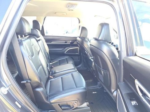 Used 2024 Kia Telluride LX image 23