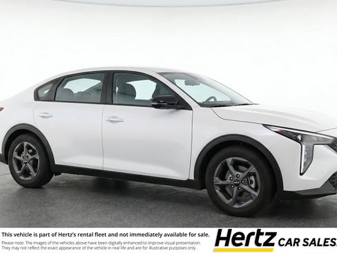 Used 2025 Kia K4 LXS image 1