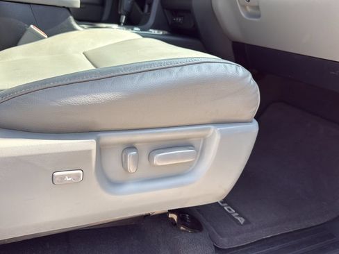 Used 2021 Toyota Sequoia Limited w/ Safety & Convenience Package AWD/4WD image 24