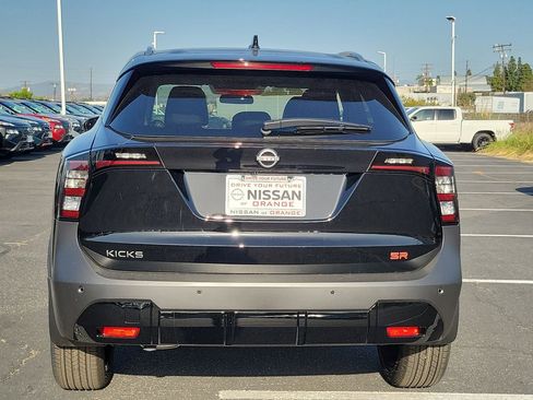 New 2026 Nissan Kicks SR FWD image 19