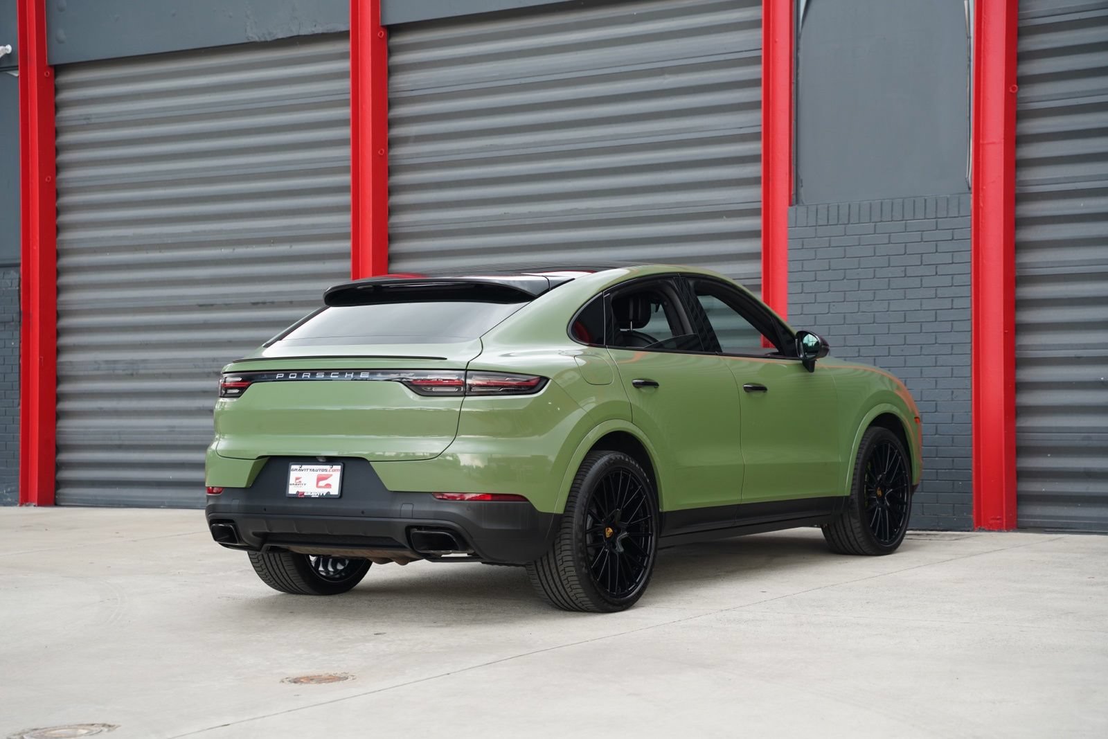 Used 2022 Porsche Cayenne Coupe AWD/4WD image 11