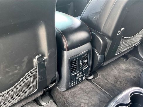 Used 2015 Dodge Durango R/T w/ Blacktop Package image 10