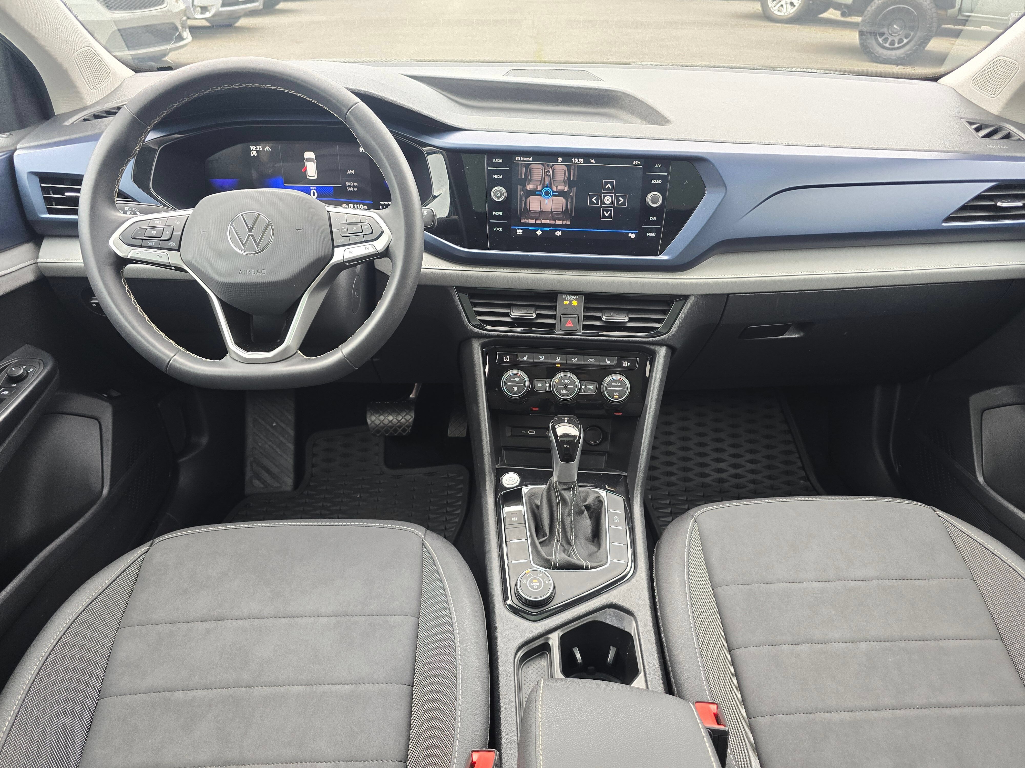 Used 2024 Volkswagen Taos SE w/ Panoramic Sunroof Package AWD/4WD image 18