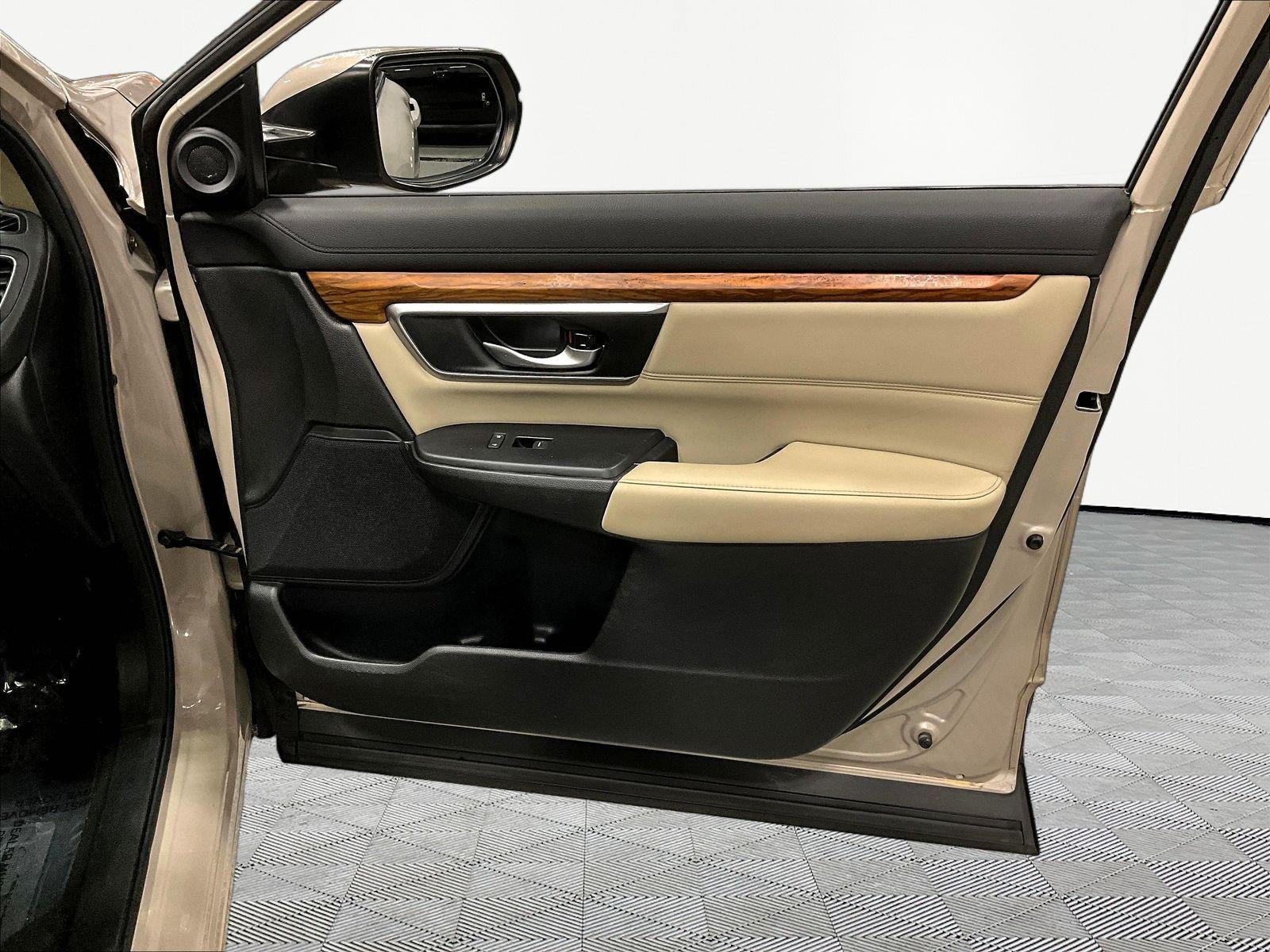 Used 2017 Honda CR-V EX-L image 29