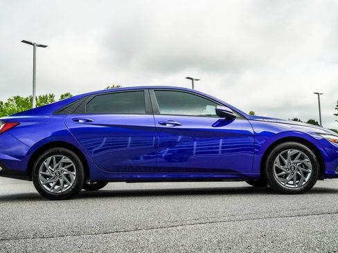 Used 2024 Hyundai Elantra SEL FWD image 7