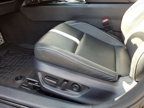 Used 2025 Toyota Camry SE FWD image 17