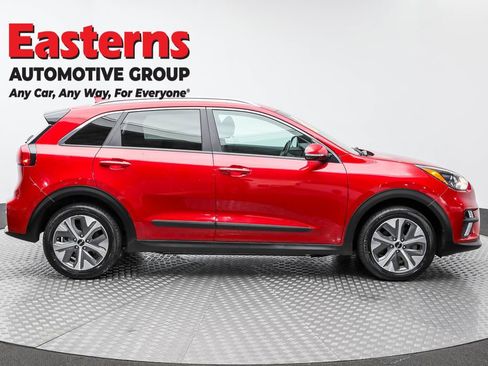 Used 2022 Kia Niro EX w/ Cold Weather Package image 4