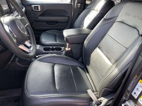 Used 2018 Jeep Wrangler Unlimited Sahara image 28