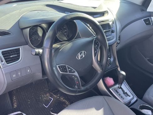 Used 2013 Hyundai Elantra GLS w/ Preferred Pkg image 6
