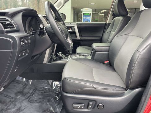 Used 2020 Toyota 4Runner SR5 Premium image 13