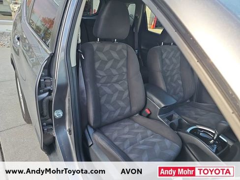 Used 2016 Nissan Rogue SV w/ SV Premium Package FWD image 36