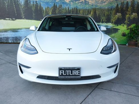 Used 2020 Tesla Model 3 Standard Range Plus image 2