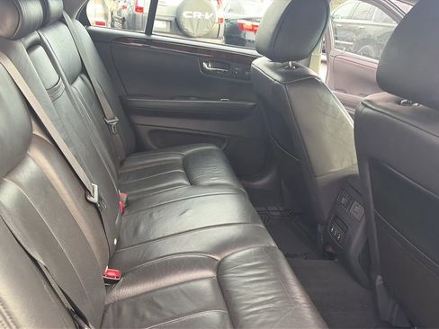 Used 2010 Cadillac DTS Premium image 43