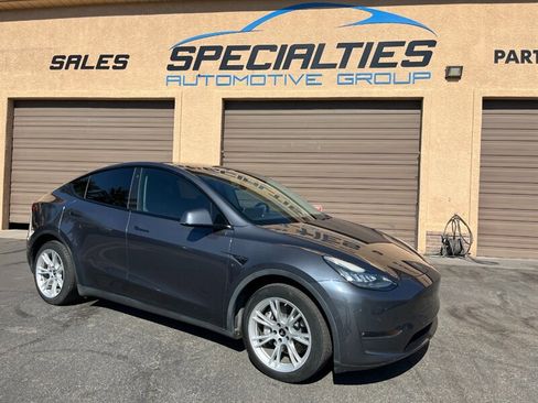 Used 2021 Tesla Model Y Long Range AWD/4WD image 1