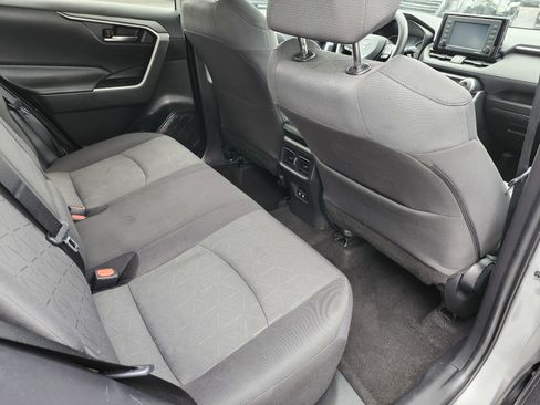 Used 2021 Toyota RAV4 XLE AWD/4WD image 20