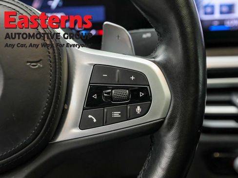 Used 2023 BMW 330i Sedan w/ M Sport Package image 15