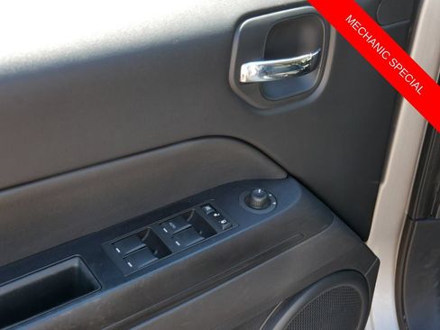 Used 2015 Jeep Patriot Latitude w/ Sun/Sound Group AWD/4WD image 15