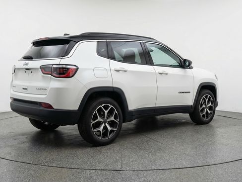 Used 2025 Jeep Compass Limited AWD/4WD image 9