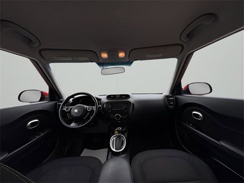 Used 2017 Kia Soul + image 16