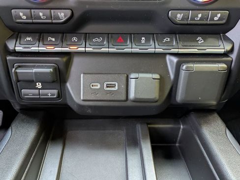 Used 2020 GMC Sierra 1500 AT4 w/ Technology Package image 24