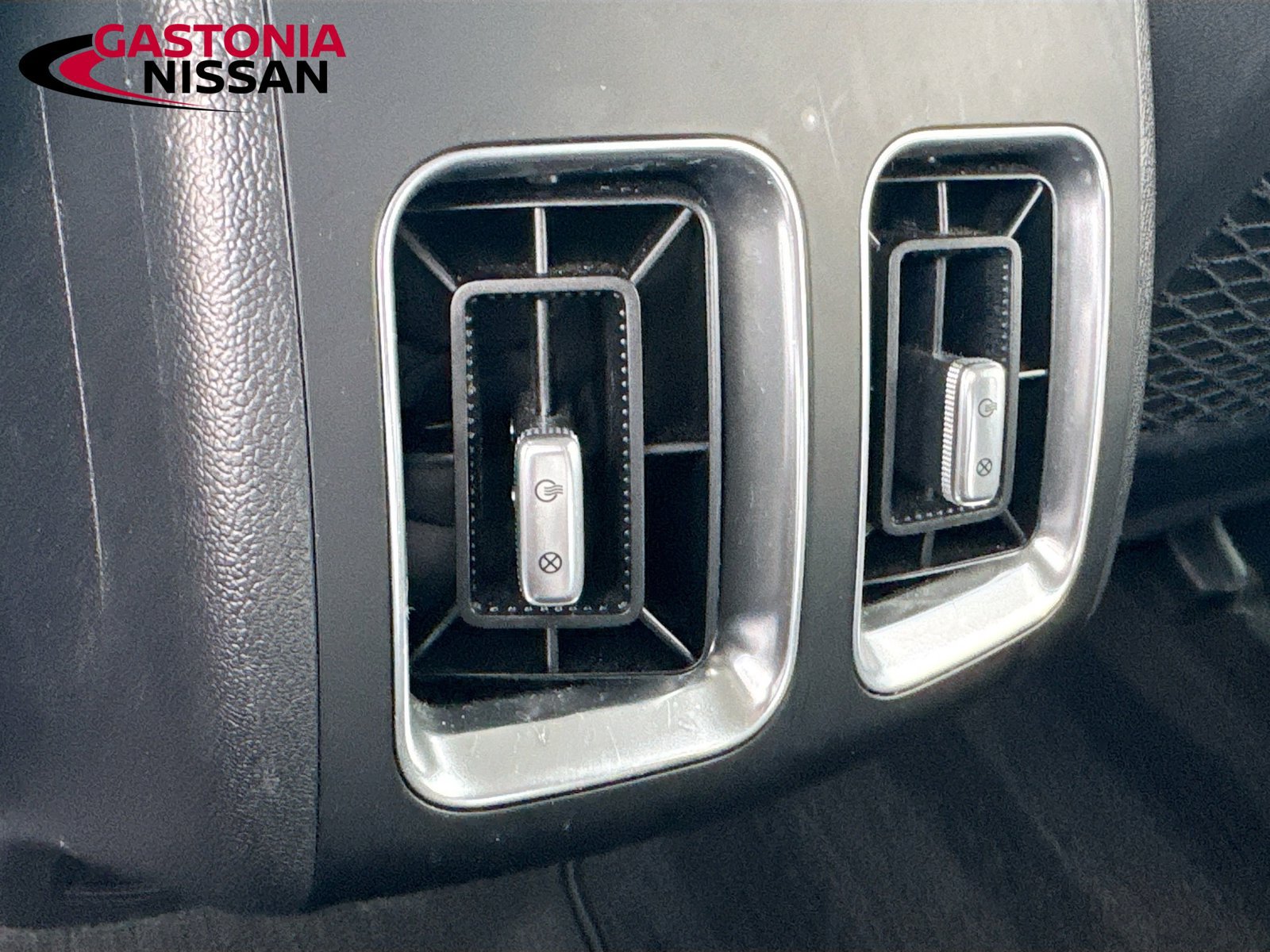 Used 2023 Kia Sorento EX AWD/4WD image 35