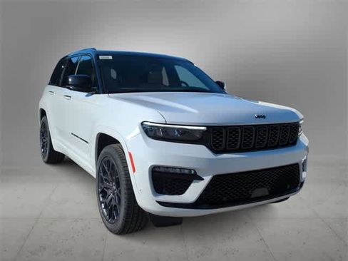 New 2025 Jeep Grand Cherokee Summit image 2