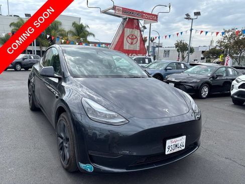 Used 2025 Tesla Model Y Long Range RWD image 1