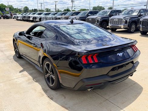 Used 2025 Ford Mustang Premium RWD image 4