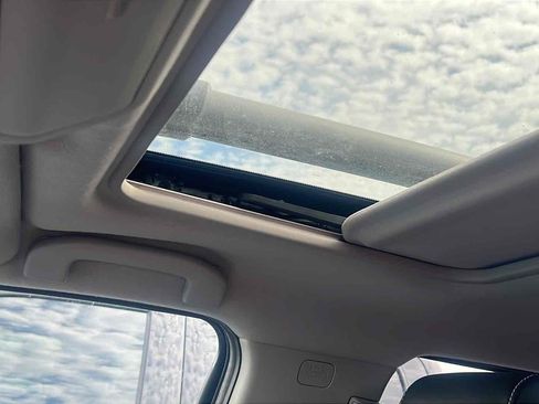 Used 2021 Nissan Frontier PRO-4X w/ Pro-4x Utility Package image 10