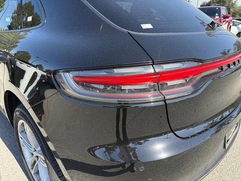 Used 2021 Porsche Macan image 36