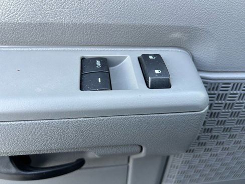 Used 2012 Ford E-350 and Econoline 350 XLT image 12