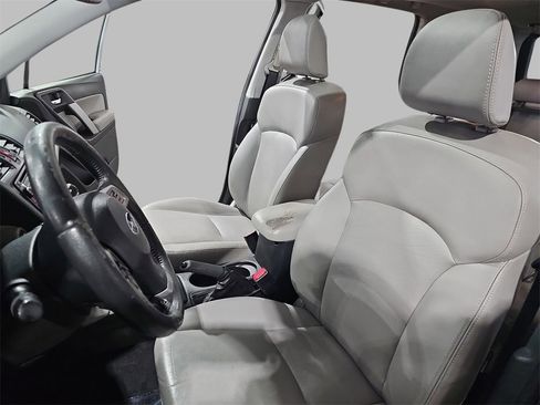 Used 2015 Subaru Forester 2.5i Touring w/ Eyesight & Navigation System image 15