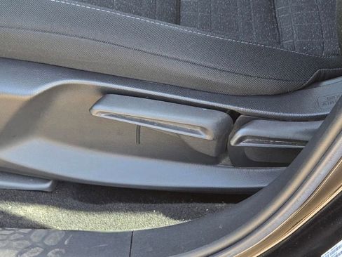 Used 2025 Honda HR-V LX image 14