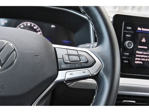 Used 2025 Volkswagen Taos SE image 20